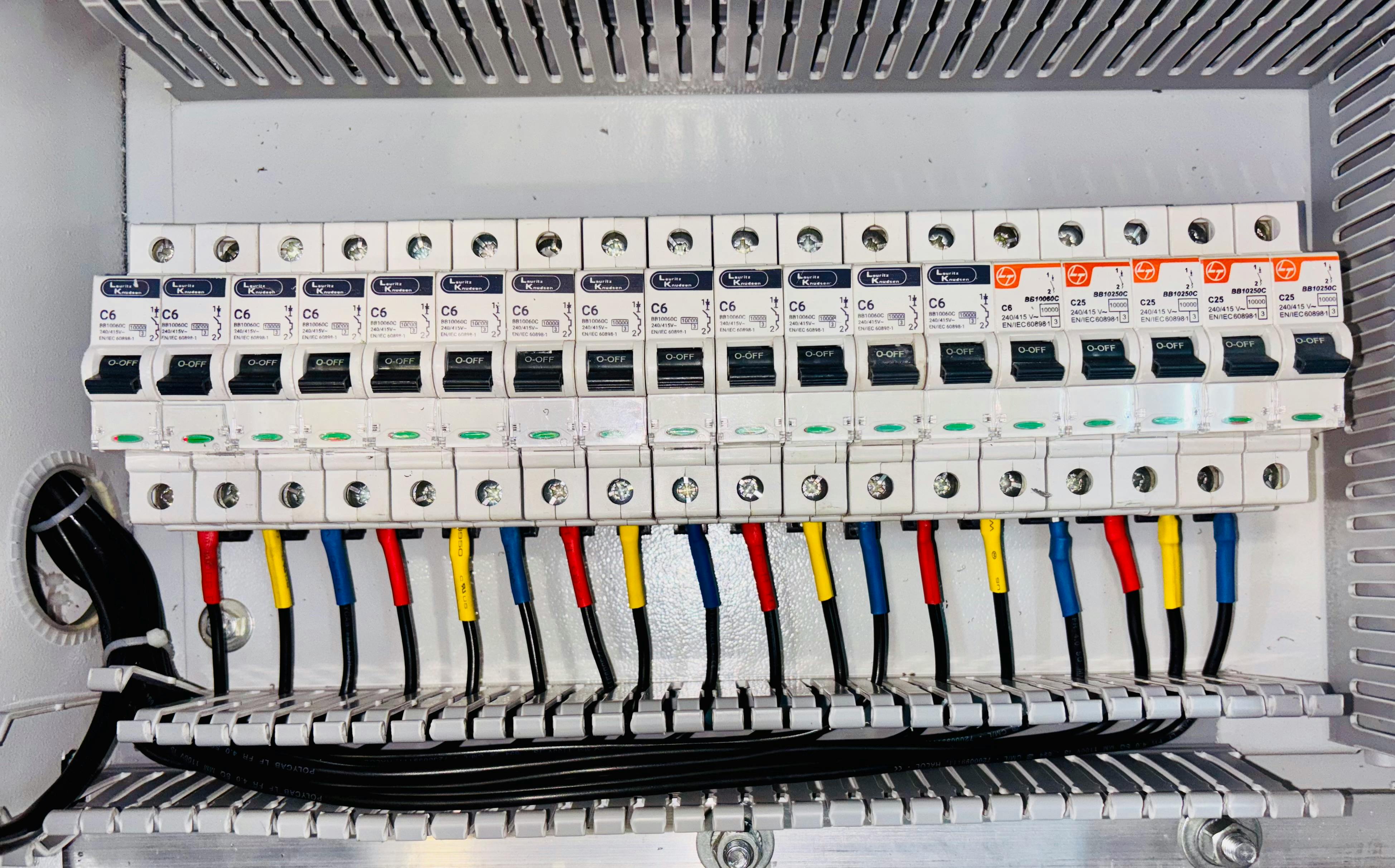 Industrial electrical installation services
